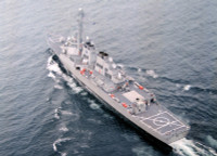 [ẢNH] Khu trục hạm Mỹ chất đầy tên lửa áp sát tàu do thám Nga