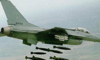 [ẢNH] F-16D Pakistan bị MiG-21 bắn hạ, phi công nhảy dù nhưng bị dân đánh chết vì nhầm?