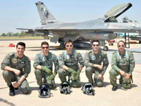 [ẢNH] F-16D Pakistan bị MiG-21 bắn hạ, phi công nhảy dù nhưng bị dân đánh chết vì nhầm?