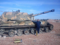 [ẢNH] Nga cao tay khi âm thầm chuyển đạn pháo thông minh cho Syria, phiến quân thân Mỹ bạt vía