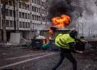 [ẢNH] Biểu tình bạo loạn kinh hoàng tiếp tục diễn ra ở Pháp