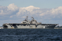 [ẢNH] Hai tàu đổ bộ khổng lồ của hải quân Mỹ liên tiếp bốc cháy