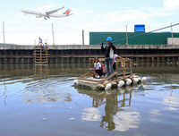 Hình ảnh xót lòng về những con đường tới trường gian nan trên khắp thế giới (1)