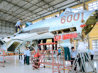 [ẢNH] Việt Nam trở thành trung tâm sửa chữa máy bay Sukhoi cho cả Đông Nam Á?