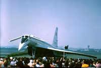 [ẢNH] Nga gây bất ngờ khi đưa máy bay siêu thanh Tu-144 ‘diễu phố’