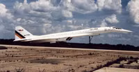 [ẢNH] Nga gây bất ngờ khi đưa máy bay siêu thanh Tu-144 ‘diễu phố’