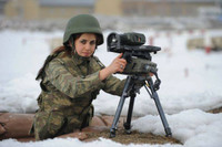 [ẢNH] Vẻ đẹp mê hoặc của nữ binh sĩ Thổ Nhĩ Kỳ