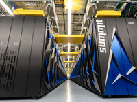 [ẢNH] Mỹ dùng siêu máy tính mạnh nhất hành tinh để tìm cách trị Covid-19