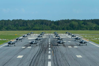 [ẢNH] Chiến đấu cơ F-35B Mỹ thực hiện màn 'Voi đi bộ' trước khi điều tới Biển Đông