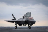 [ẢNH] Chiến đấu cơ F-35B Mỹ thực hiện màn 'Voi đi bộ' trước khi điều tới Biển Đông