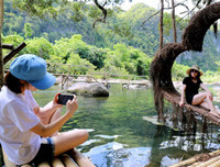 Suối nước Moọc, điểm đến không thể bỏ qua ở Quảng Bình