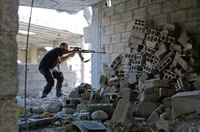 [ẢNH] Phút yên ắng đáng sợ trước khi 70.000 binh sĩ Syria lao vào tử chiến với phiến quân tại Đông Ghouta