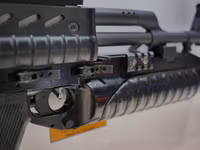 [ẢNH] Chiêm ngưỡng súng phóng lựu kẹp nòng độc đáo Việt Nam tự chế tạo