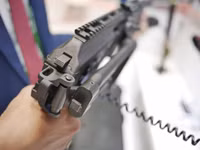 [ẢNH] Chiêm ngưỡng súng phóng lựu kẹp nòng độc đáo Việt Nam tự chế tạo