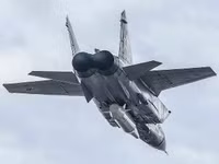 [ẢNH] MiG-31 mang tên lửa Kinzhal lắp đầu đạn hạt nhân tuần tra biển Đen, Ukraine 