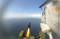 [ẢNH] Tên lửa sát thủ L-UMTAS của Thổ Nhĩ Kỳ khiến hàng loạt khí tài Syria bốc cháy