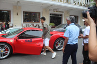 [ẢNH] Siêu xe Ferrari 488 GTB vừa bị tông nát đầu của ca sĩ Tuấn Hưng khủng cỡ nào?