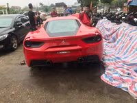 [ẢNH] Siêu xe Ferrari 488 GTB vừa bị tông nát đầu của ca sĩ Tuấn Hưng khủng cỡ nào?