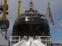 Tàu phá băng trang bị tên lửa hành trình Kalibr gia nhập hải quân Nga