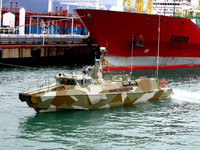 [ẢNH] Nga bất ngờ chuyển giao xuồng cao tốc Raptor tối tân cho Syria