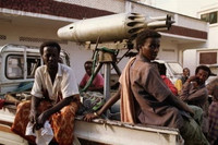 [ẢNH] Nga học tập phiến quân Lybia chế tạo tổ hợp pháo phản lực trên xe bán tải