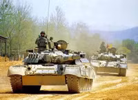 [ẢNH] Không chỉ Ukraine, chính Nga cũng đem quốc bảo T-80 để mang đi gán nợ cho đồng minh Mỹ