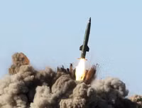 [ẢNH] Pháo binh Syria gầm thét, tên lửa đạn đạo bổ nhào xuống phiến quân thân Thổ Nhĩ Kỳ