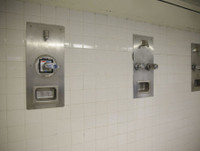 [Ảnh] Cận cảnh bên trong nhà tù khét tiếng ở Mỹ sắp bị đóng cửa