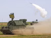 [ẢNH] Liều lĩnh tiếp cận căn cứ Hmeimim, UAV Thổ Nhĩ Kỳ bị Tor-M2U bắn hạ 