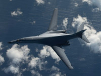 [ẢNH] Chi phí đắt đỏ, Mỹ mạnh tay loại biên 17 ‘pháo đài bay’ B-1B Lancer