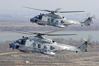 [ẢNH] Siêu trực thăng quân sự hiện đại nhất thế giới bị chiếu laser trên biển Đông