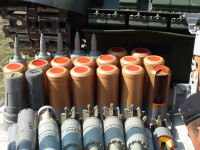 [ẢNH] Ukraine biểu dương lực lượng tăng thiết giáp hùng hậu răn đe ly khai miền Đông