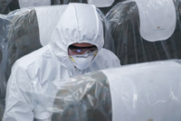 [ẢNH] Đại dịch Covid-19 bùng phát, người dân Hungary đổ xô... mua vũ khí