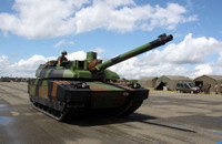 [ẢNH] Cú hạ giá khủng khiếp của siêu tăng Pháp khiến Mỹ, Nga lo lắng?