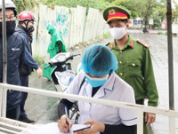 Nhắc nhở, xử lý các trường hợp không đeo khẩu trang khi ra đường