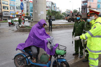 Nhắc nhở, xử lý các trường hợp không đeo khẩu trang khi ra đường