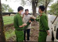 Nhắc nhở, xử lý các trường hợp không đeo khẩu trang khi ra đường