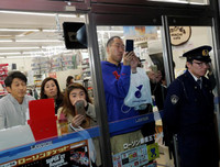 Những khoảnh khắc ấn tượng của Tổng thống Mỹ và phái đoàn tại Đông Á (2)