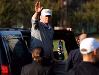 Những khoảnh khắc ấn tượng của Tổng thống Mỹ và phái đoàn tại Đông Á (2)