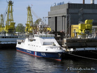 [ẢNH] Chiến hạm Nga, Ukraine đối đầu tại Crimea, súng đã nổ, nguy cơ chiến tranh