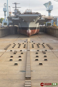 [ẢNH] Mỹ chuẩn bị hạ thủy siêu tàu sân bay hạt nhân lớp Ford thứ hai