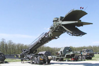 [ẢNH] Syria tiết lộ sử dụng radar bắt thấp của S-300 để hạ gục tên lửa Israel