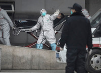 [ẢNH] Cảnh sát Vũ Hán xin lỗi gia đình bác sĩ Lý Văn Lượng