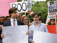 [ẢNH] Hàng chục nghìn người biểu tình chống ông Trump tại Anh