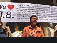 [ẢNH] Hàng chục nghìn người biểu tình chống ông Trump tại Anh