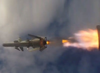 [ẢNH] Tiêm kích Su-27 Ukraine đuổi theo tên lửa diệt hạm vừa phóng