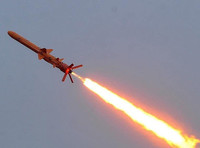 [ẢNH] Tiêm kích Su-27 Ukraine đuổi theo tên lửa diệt hạm vừa phóng