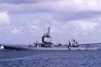 Khám phá sức mạnh tuần dương hạm hạt nhân đầu tiên trên thế giới của Mỹ