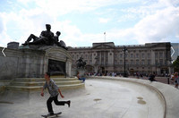 [ẢNH] Không riêng gì Việt Nam, các nước châu Âu cũng khô quắt với nắng nóng hè này