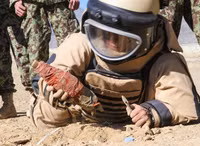 [ẢNH] Đoàn xe tuần tra quân cảnh Nga bị trúng mìn tại Daraa, Syria